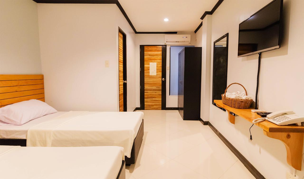 Mahogany Tourist Inn Bacolod Dış mekan fotoğraf